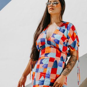 Vestido longo com ombro franzido